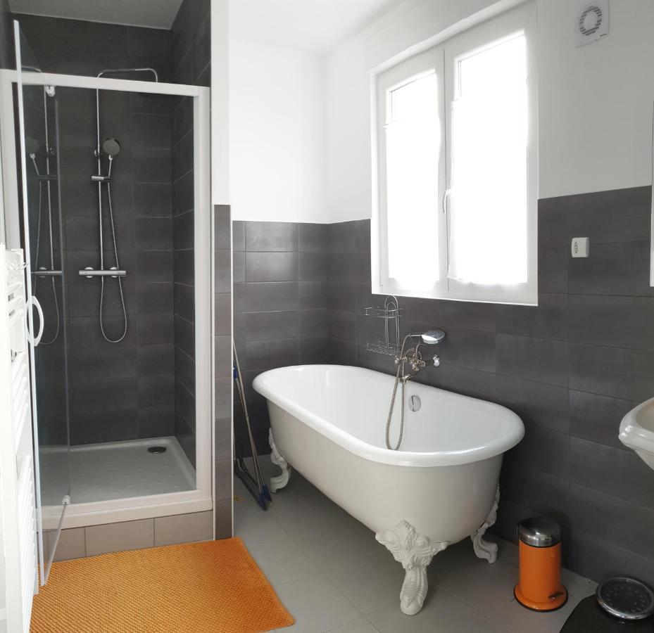 Appartement Hyper-Centre Epernay Avec Sauna Et Parking Prive Luaran gambar