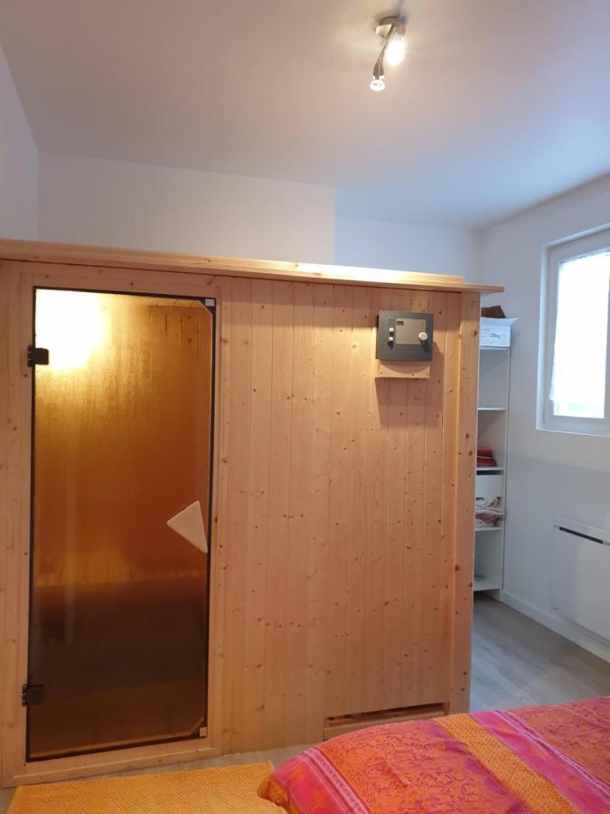 Appartement Hyper-Centre Epernay Avec Sauna Et Parking Prive Luaran gambar